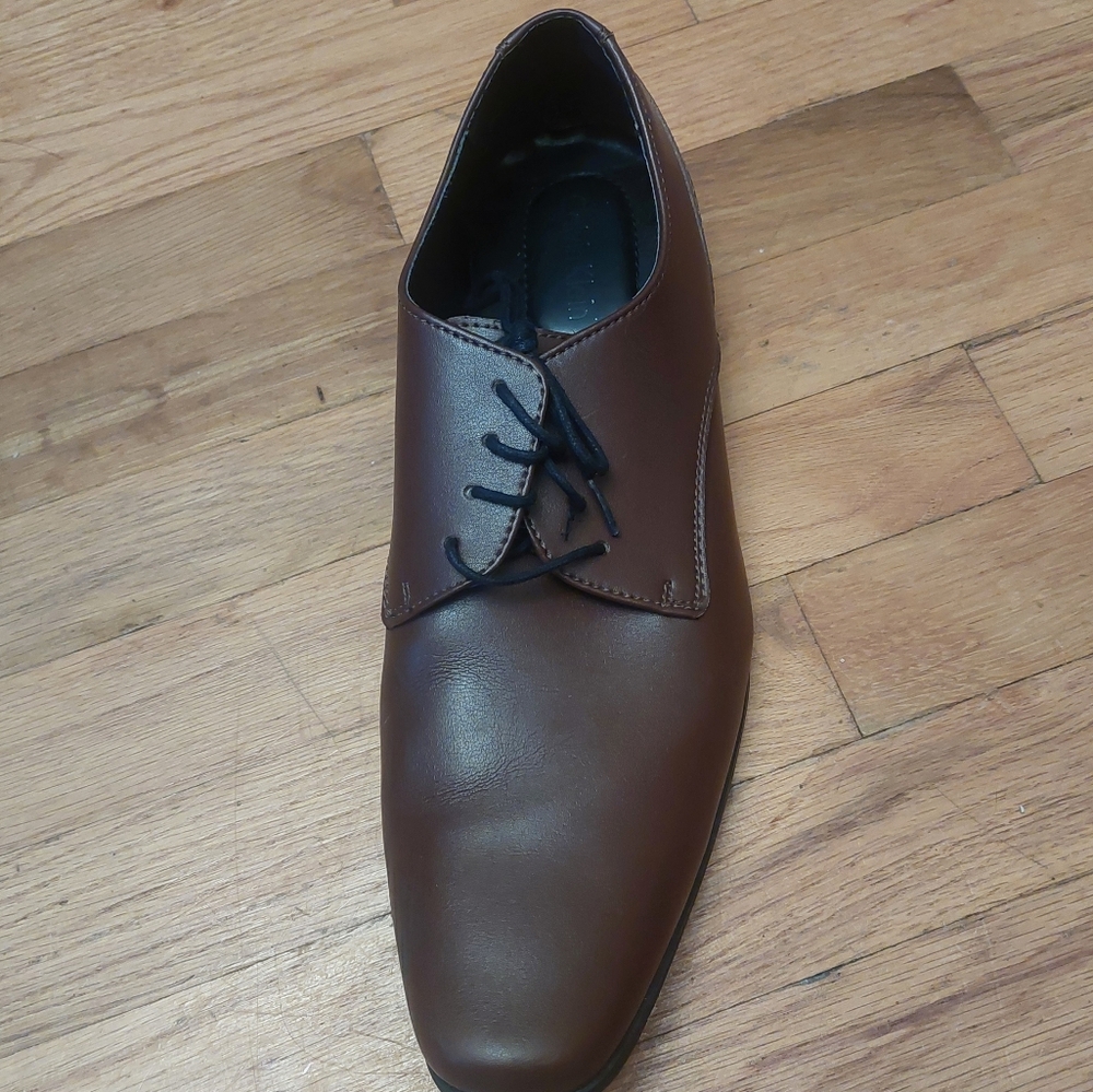 Men's Calvin Klein brown dress shoes